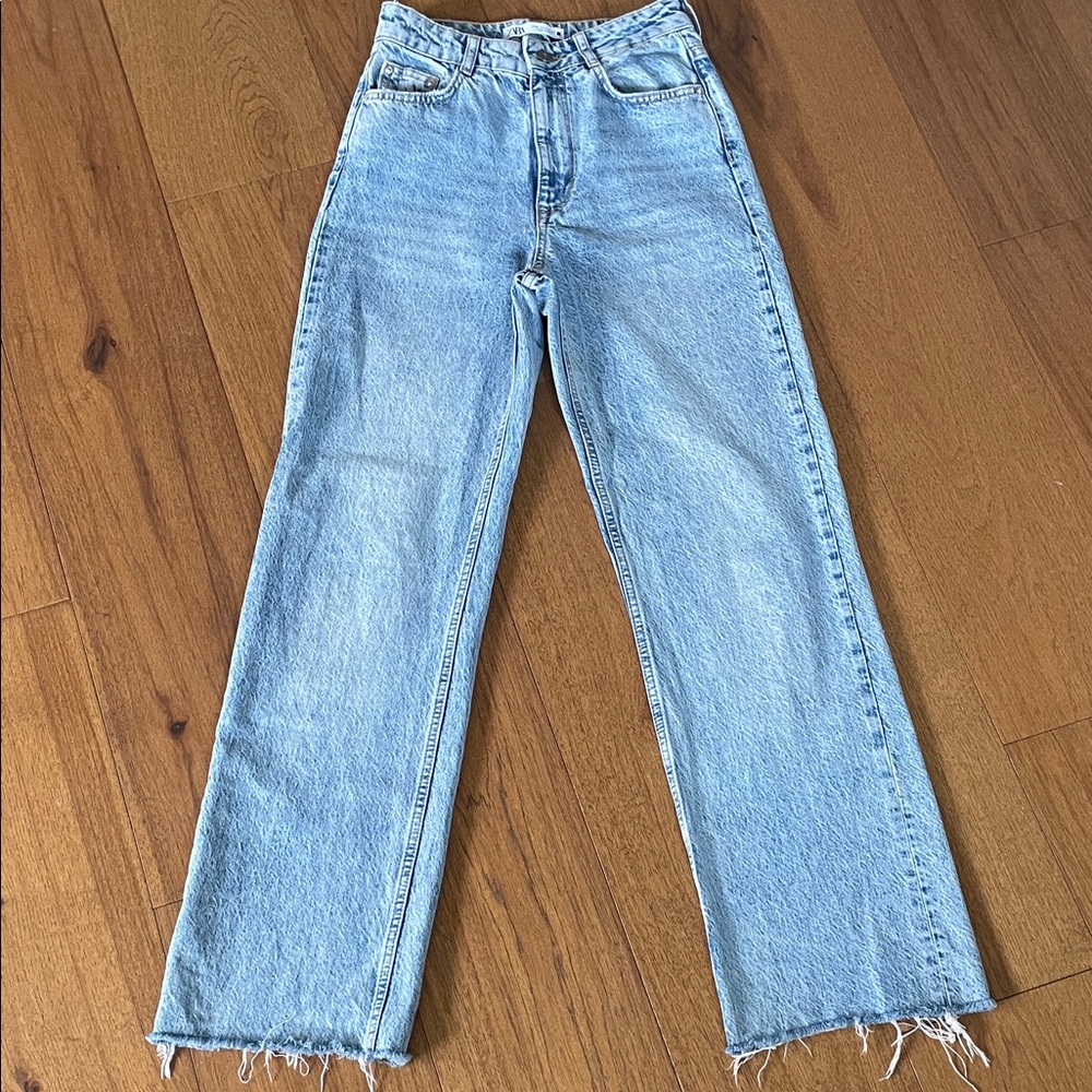 Light Wash High-Rise Straight Women’s Jeans